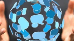 Globus aus blauen Sprechblasen