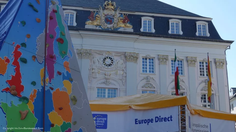 Altes Rathaus und Europafahne